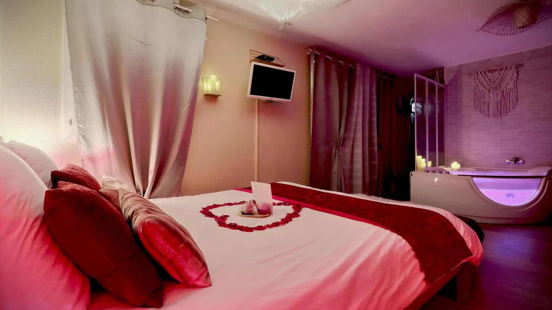 Nuit Romantique avec Jacuzzi à 15 min de Toulouse Blagnac 0*,  France